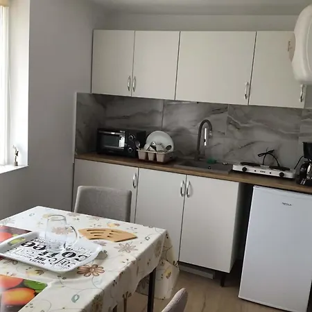 Cu 2 La Etaj 1 In Pozitie Centrala Centrala Apartment