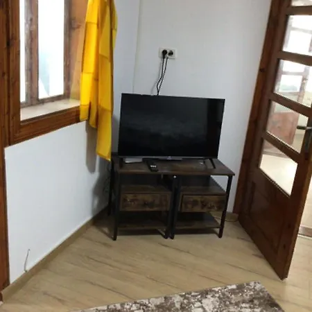 Cu 2 La Etaj 1 In Pozitie Centrala Centrala Apartment