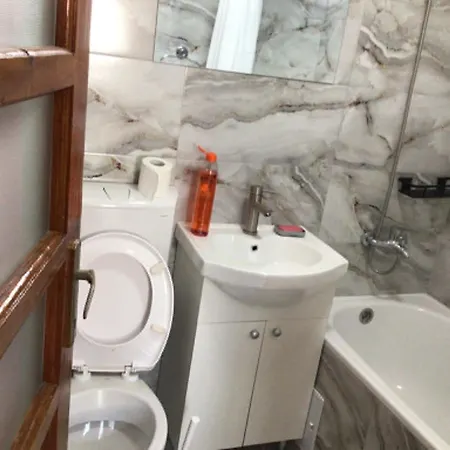Apartment Cu 2 La Etaj 1 In Pozitie Centrala Centrala *
